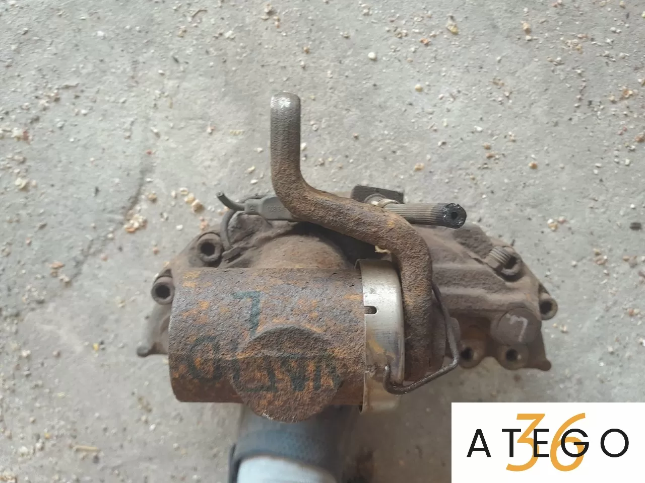 Суппорт задний правый Mercedes-Benz Vario