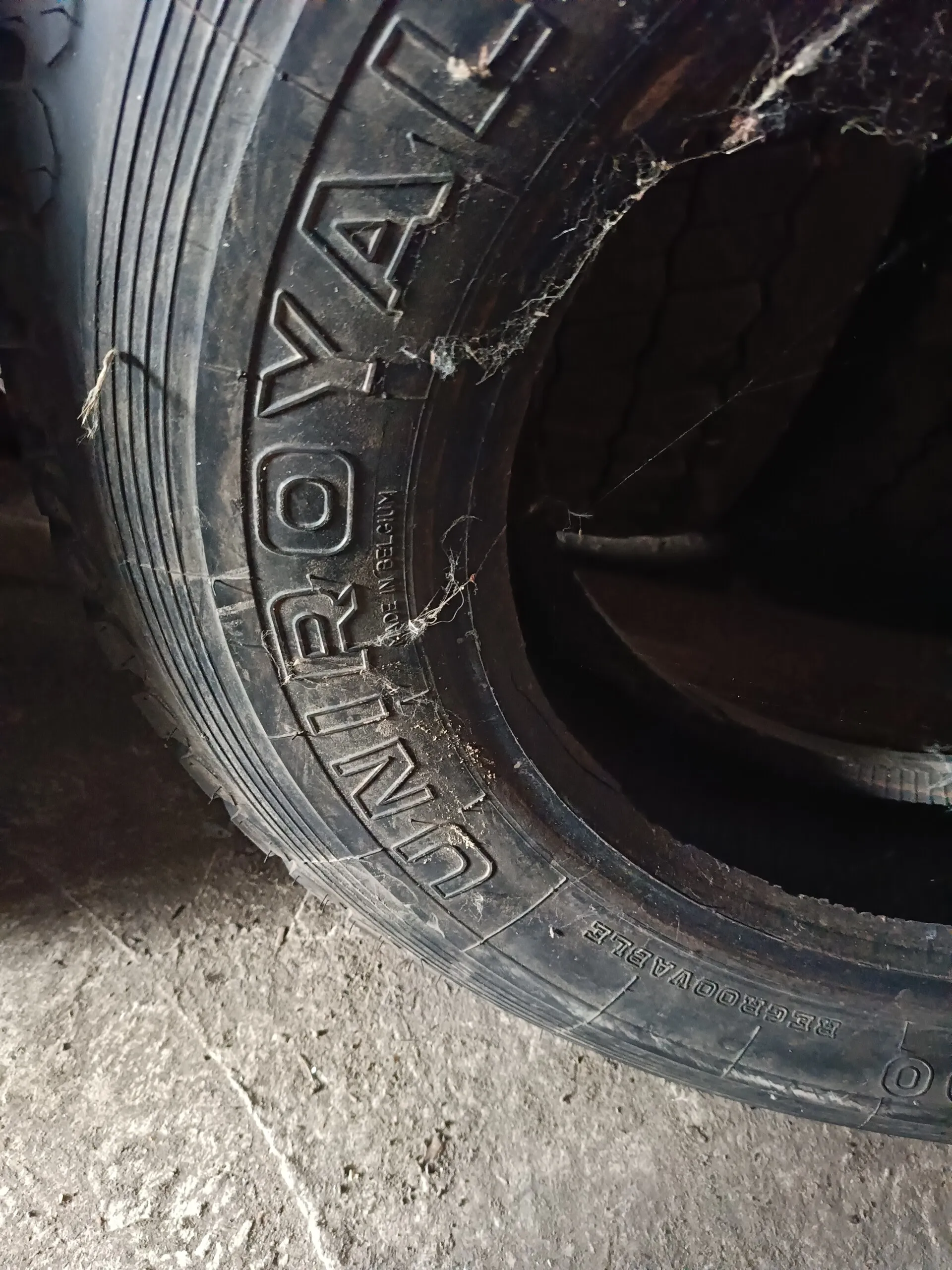 Резина 215/75*17,5 б/у 