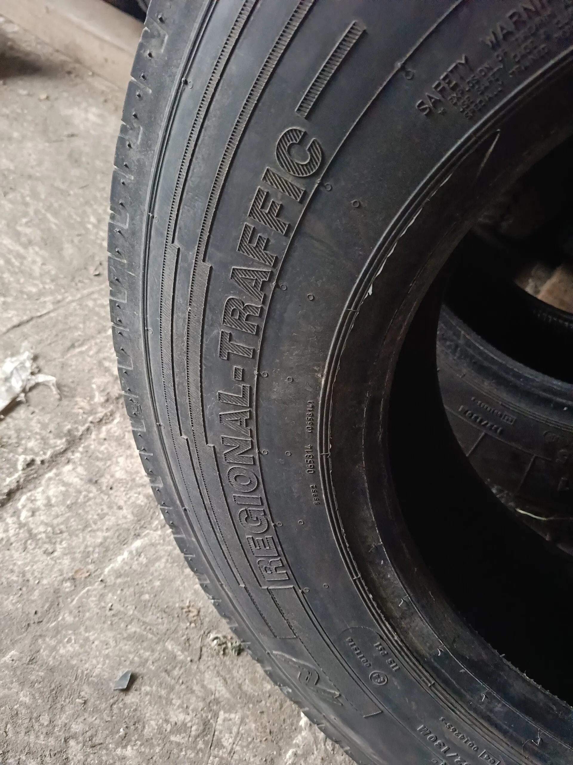 Резина 215/75*17,5 б/у 