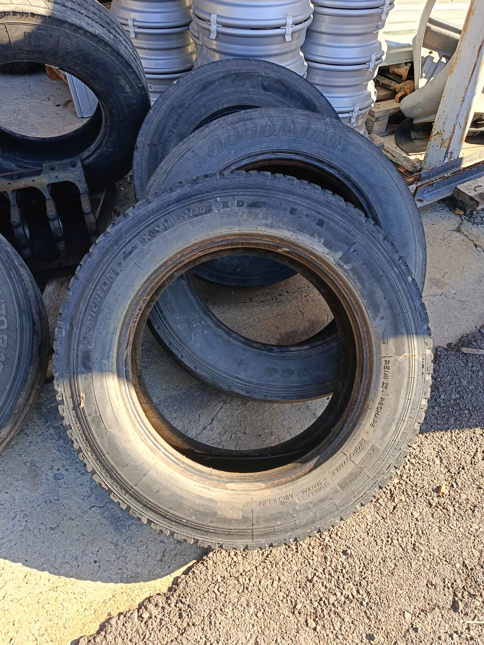 резина 295/60R22,5 MATADOR