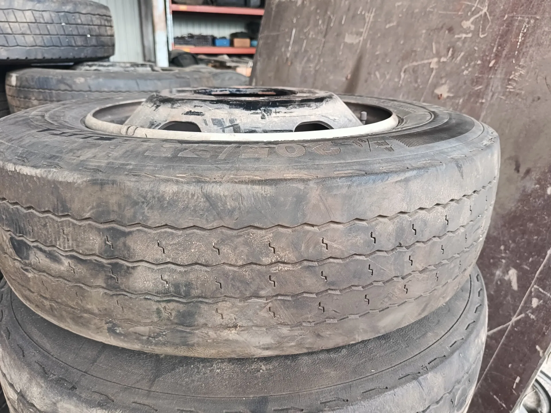 диск колесный  с резиной для Мерседес-Бенц Варио