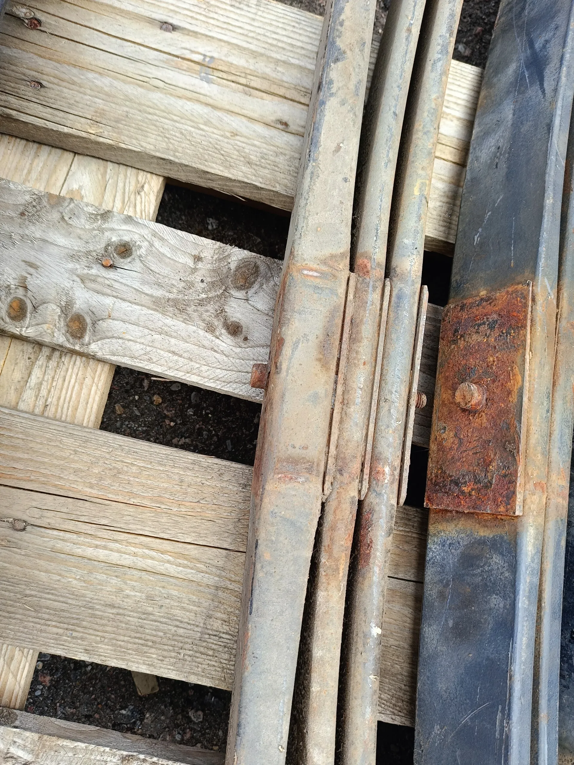 Рессора задняя трехлистовая