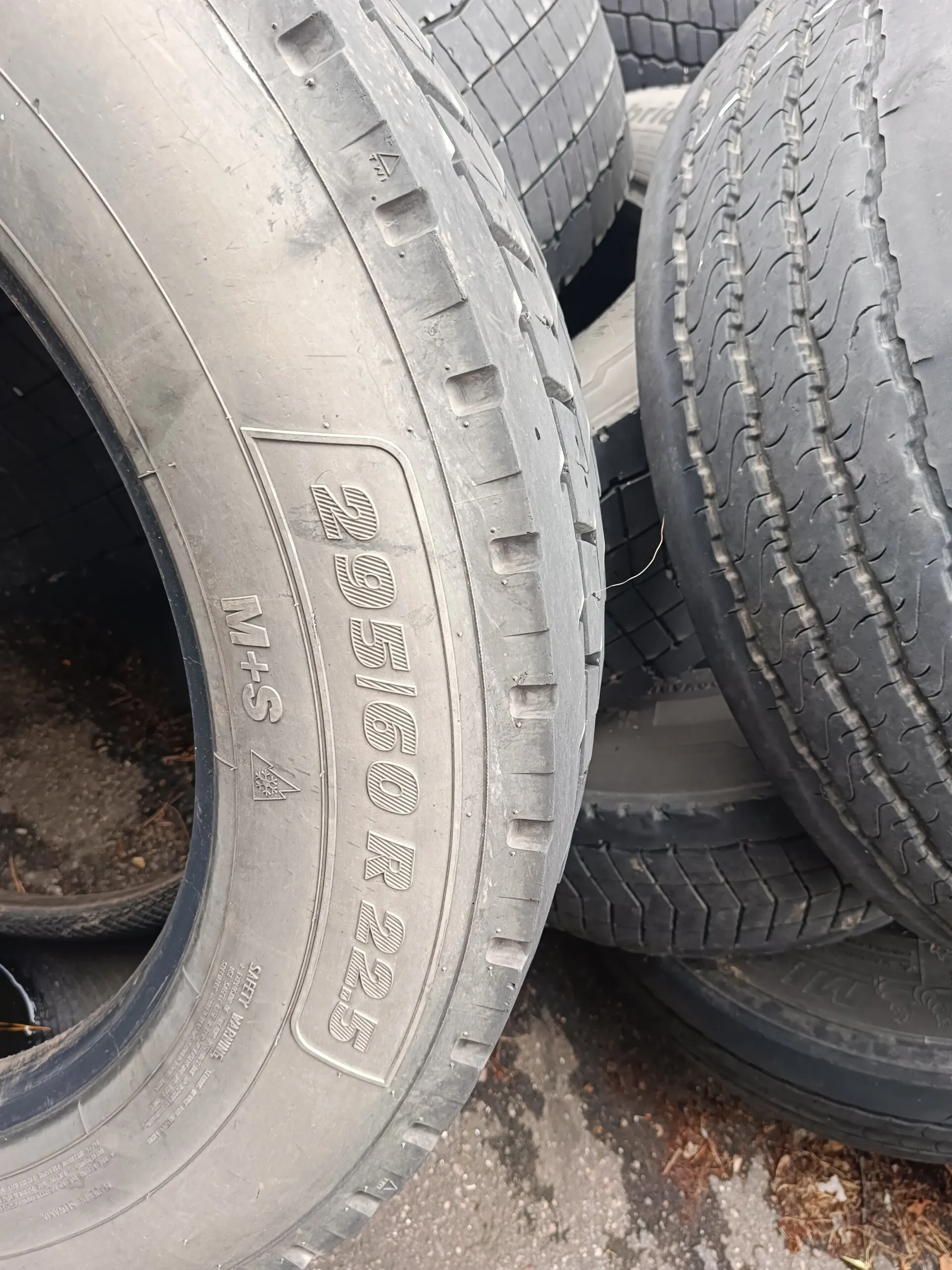 резина 295/60R22,5 MATADOR