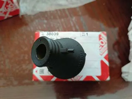 штуцер слива масла с компрессора OM362/OM366LA