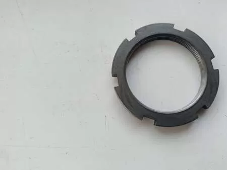 6743560126 гайка ступицы задней